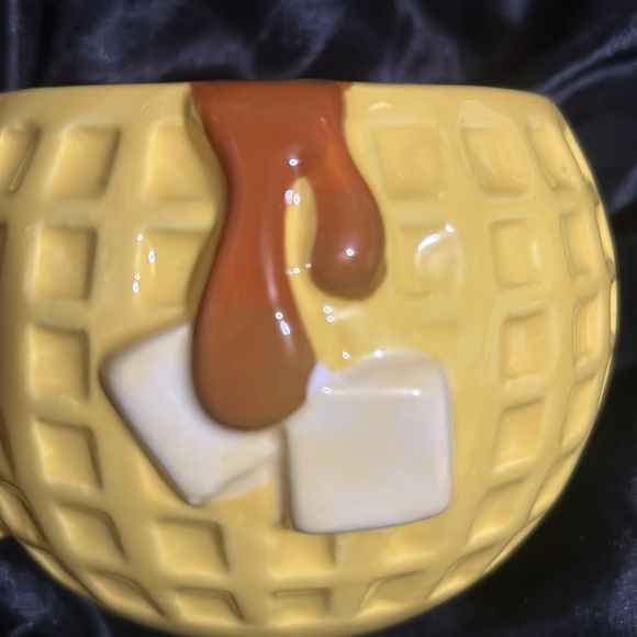 Stranger Things Butter & Maple Syrup Waffle Mug (New) - Picture 7 of 10